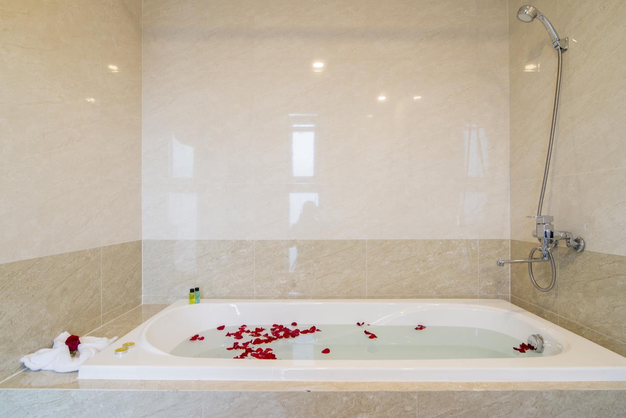 Dana Marina Boutique Hotel Da Nang Buitenkant foto